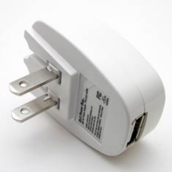 DLO PowerBug for iPod shuffle 1st 2nd Generation Charger Combo - Picture 1 of 5